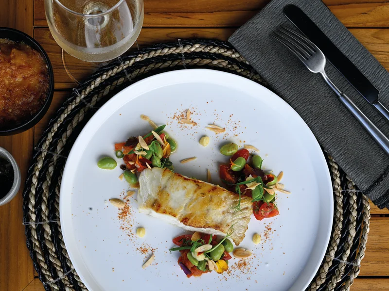 Plats gourmands du restaurant Le Grand Natte, fusion méditerranéenne et créole